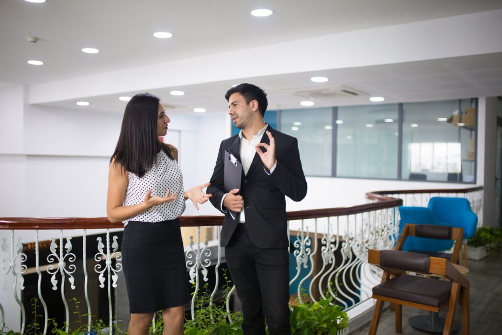 hotel-conversation-img