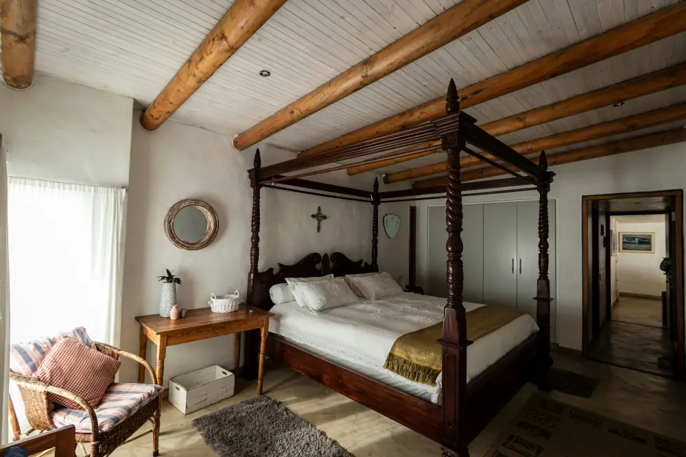 Hotel rental ROI Srinagar vs Delhi Mumbai 2025
